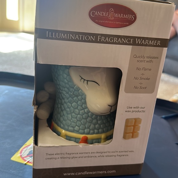 NIB Llama Warmer get free 2.5oz melt - Picture 2 of 2